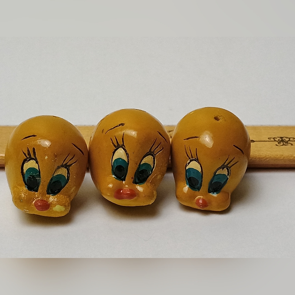 Vintage Tweety Bird Head Beads - Yellow Cartoon Charms (Set of 3) - Picture 2 of 9